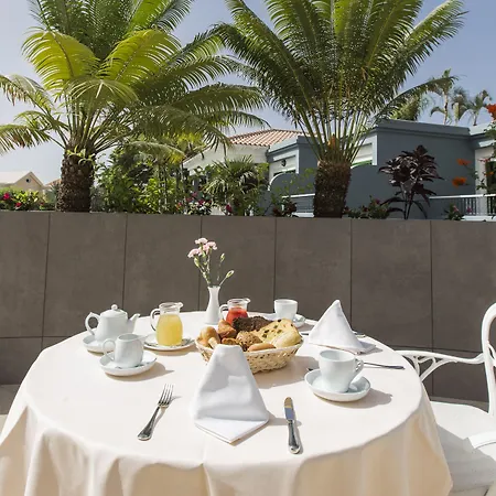 Adrián Colón Guanahaní Adultos Only