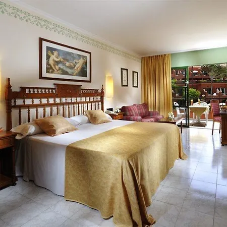 Adrián Colón Guanahaní Adultos Only Hotel Costa Adeje (Tenerife)